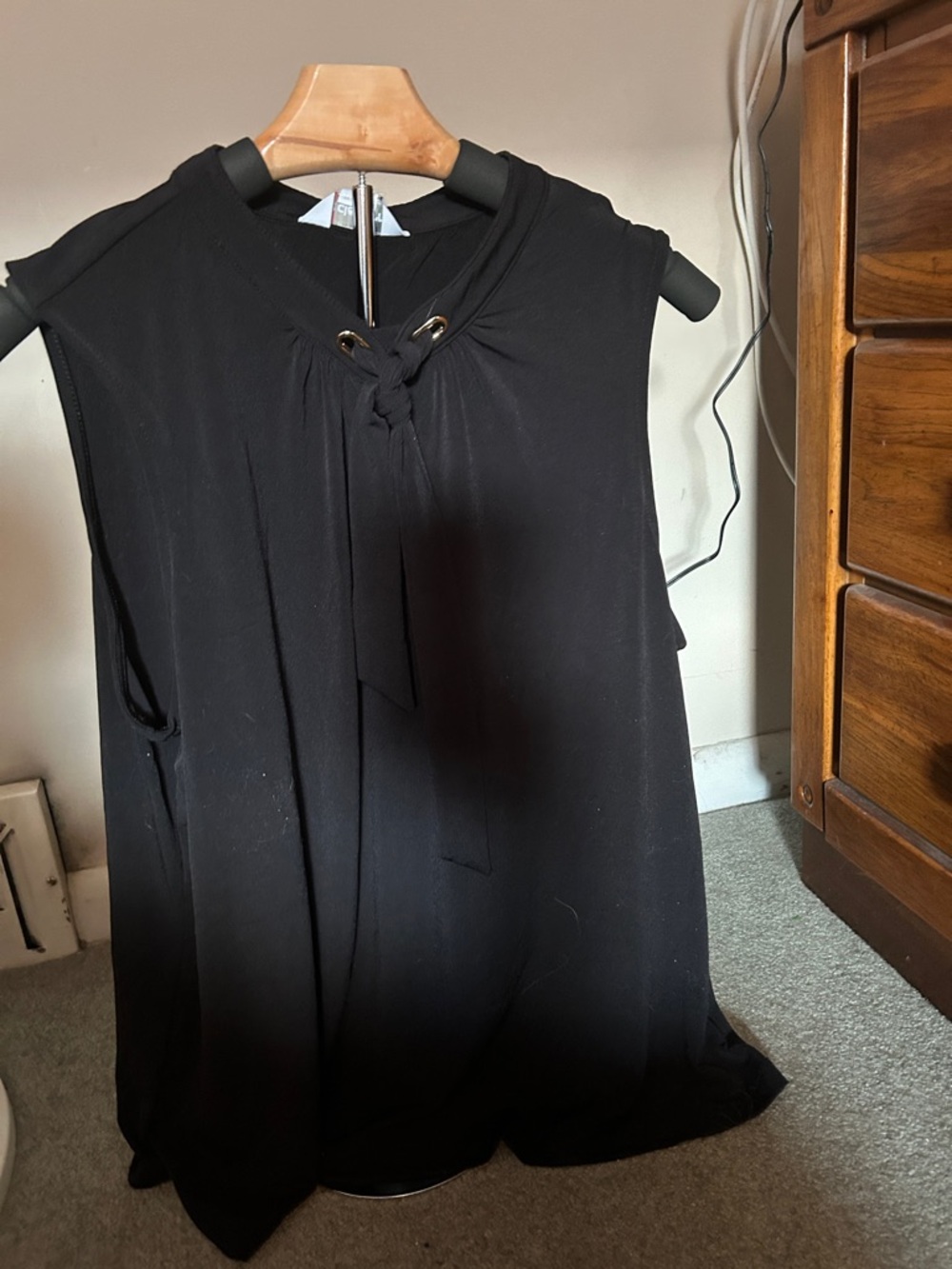 Liz Claiborne Black Sleeveless Tie-Neck Camisole